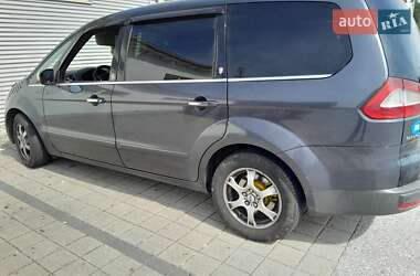 Минивэн Ford Galaxy 2010 в 