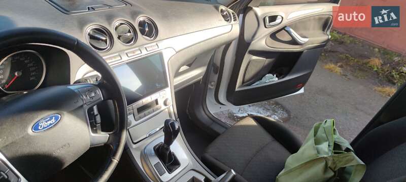 Минивэн Ford Galaxy 2010 в Нововолынске