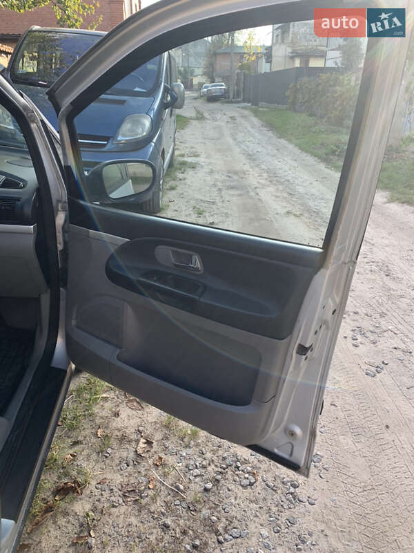 Мінівен Ford Galaxy 2000 в Львові