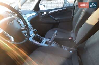 Минивэн Ford Galaxy 2009 в 