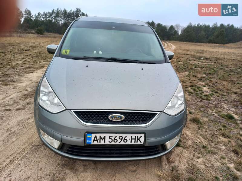 Минивэн Ford Galaxy 2008 в 