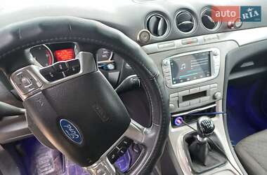 Минивэн Ford Galaxy 2008 в 
