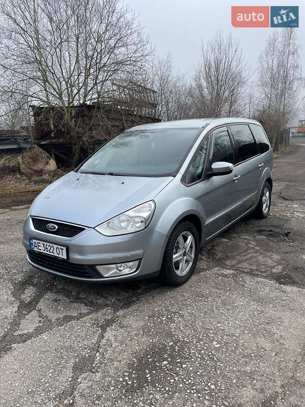 Минивэн Ford Galaxy 2006 в 