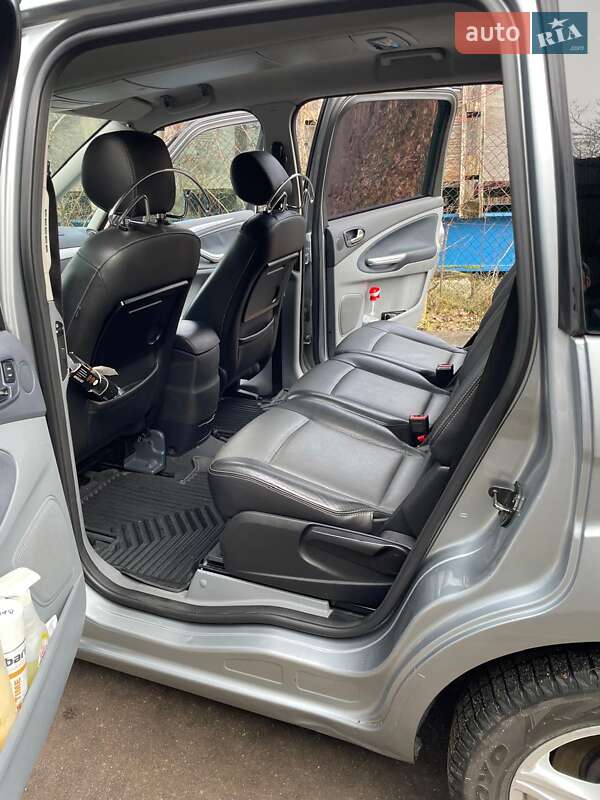 Минивэн Ford Galaxy 2006 в Покрове