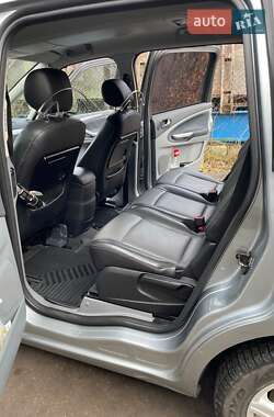 Минивэн Ford Galaxy 2006 в 