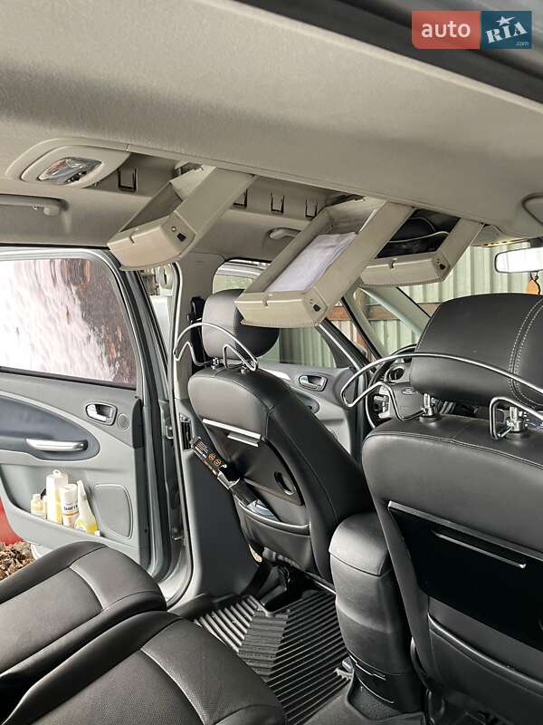 Минивэн Ford Galaxy 2006 в Покрове