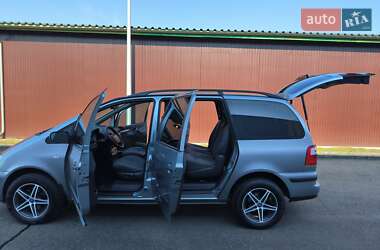 Минивэн Ford Galaxy 2003 в 