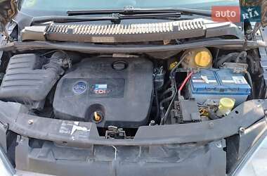 Минивэн Ford Galaxy 2002 в 