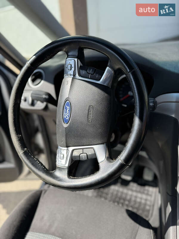 Минивэн Ford Galaxy 2010 в Каменец-Подольском