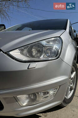 Минивэн Ford Galaxy 2010 в 