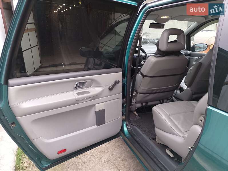 Минивэн Ford Galaxy 2001 в Киеве