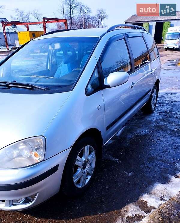 Минивэн Ford Galaxy 2004 в Краснограде
