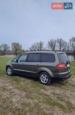Минивэн Ford Galaxy 2011 в 