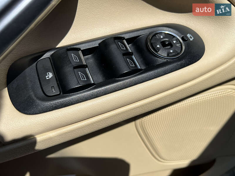 Минивэн Ford Galaxy 2010 в Днепре