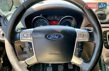 Минивэн Ford Galaxy 2009 в 