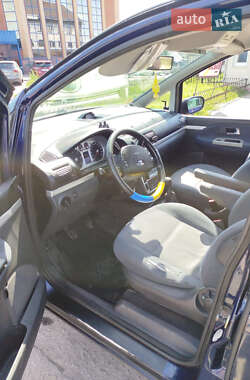 Минивэн Ford Galaxy 2005 в 