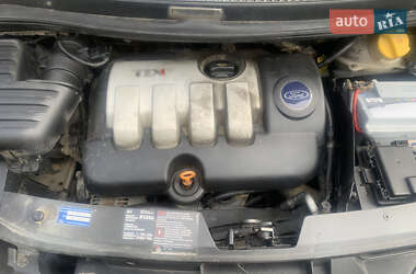 Минивэн Ford Galaxy 2003 в 