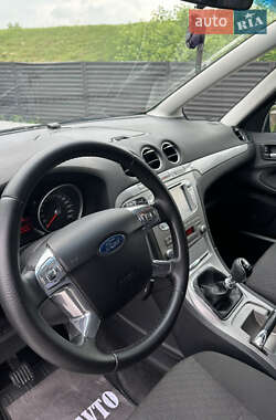 Минивэн Ford Galaxy 2008 в 