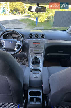 Минивэн Ford Galaxy 2006 в 
