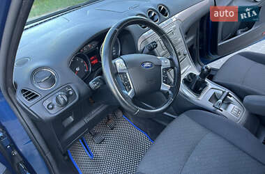 Минивэн Ford Galaxy 2006 в 