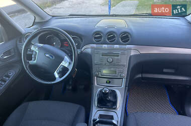 Минивэн Ford Galaxy 2006 в 
