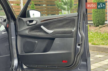 Минивэн Ford Galaxy 2010 в 
