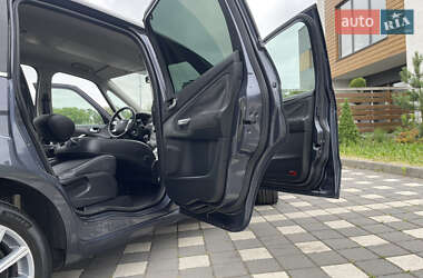 Минивэн Ford Galaxy 2010 в 