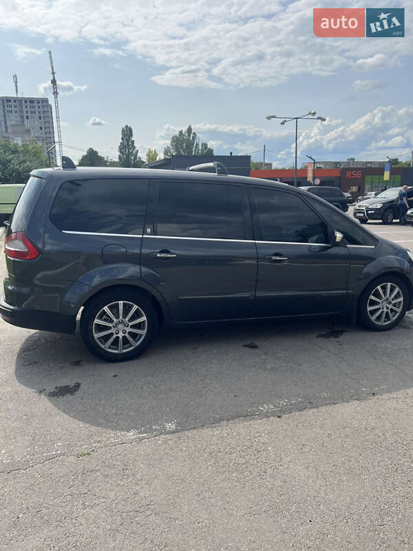 Минивэн Ford Galaxy 2007 в 