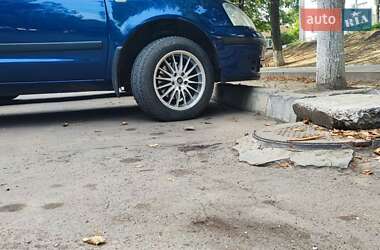 Мінівен Ford Galaxy 2000 в 