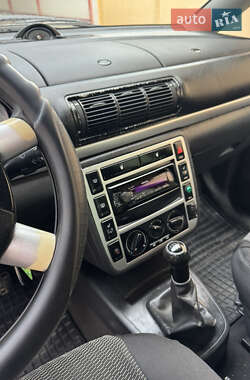Мінівен Ford Galaxy 2000 в 