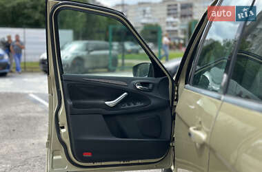 Минивэн Ford Galaxy 2006 в 