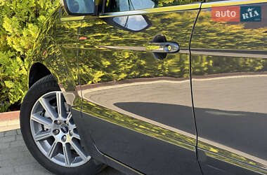 Минивэн Ford Galaxy 2010 в 