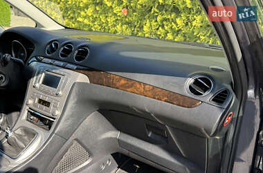 Минивэн Ford Galaxy 2010 в 