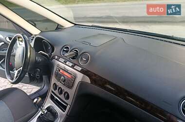 Минивэн Ford Galaxy 2011 в 