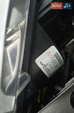Минивэн Ford Galaxy 2011 в 