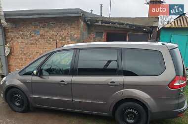 Минивэн Ford Galaxy 2011 в 
