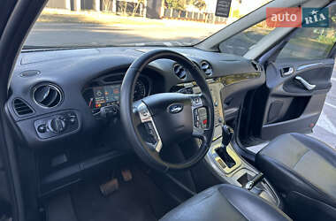 Минивэн Ford Galaxy 2010 в 