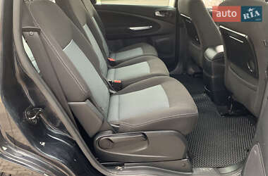 Минивэн Ford Galaxy 2010 в 