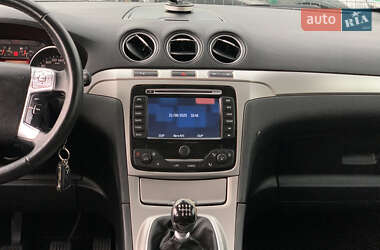 Минивэн Ford Galaxy 2010 в 
