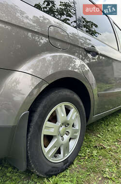 Минивэн Ford Galaxy 2011 в 