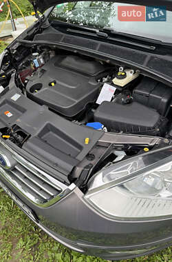Минивэн Ford Galaxy 2011 в 