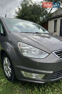 Минивэн Ford Galaxy 2011 в 