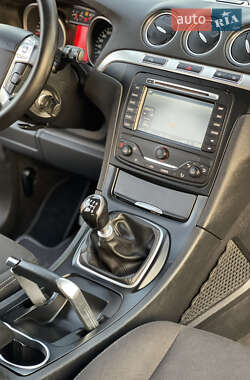 Минивэн Ford Galaxy 2014 в 
