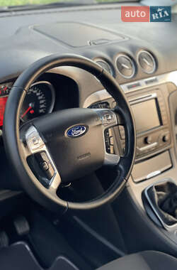 Минивэн Ford Galaxy 2014 в 