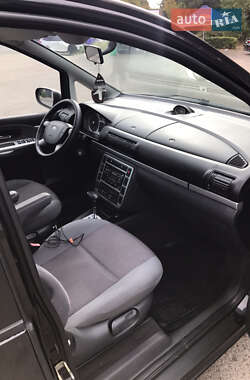 Минивэн Ford Galaxy 2004 в 