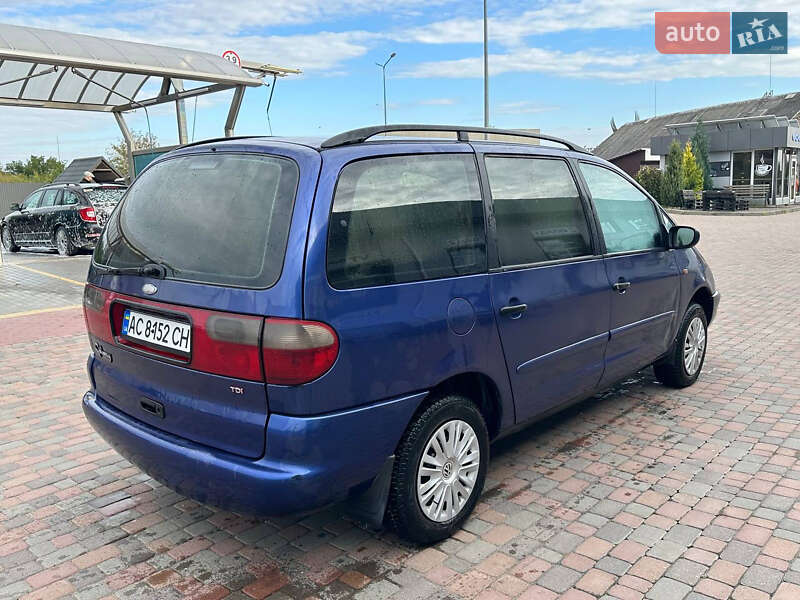 Мінівен Ford Galaxy 2000 в Сарнах