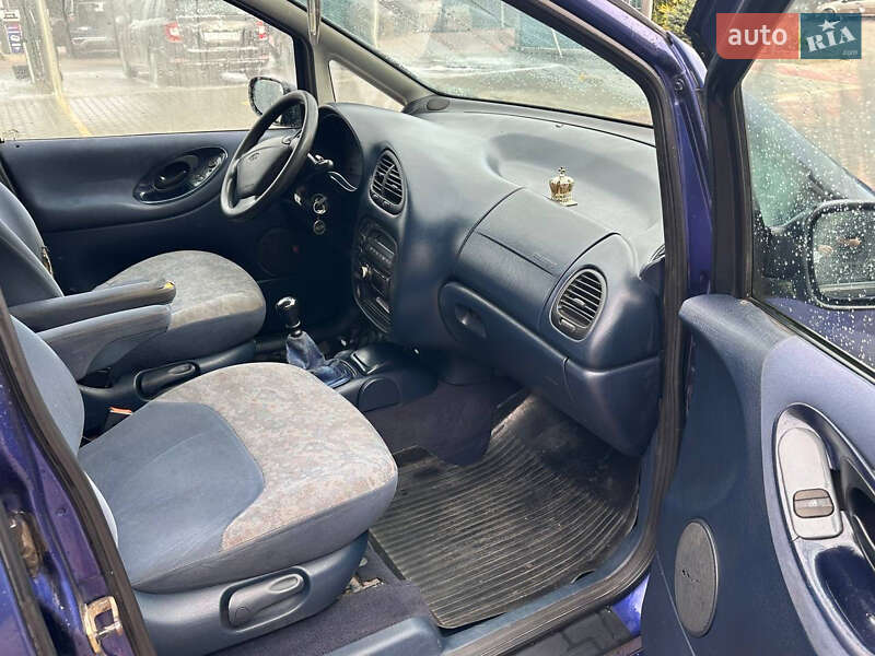 Мінівен Ford Galaxy 2000 в Сарнах