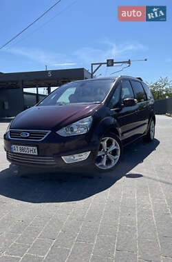 Минивэн Ford Galaxy 2010 в Долине