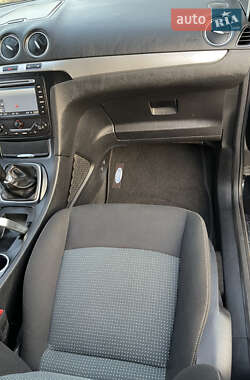 Минивэн Ford Galaxy 2014 в 