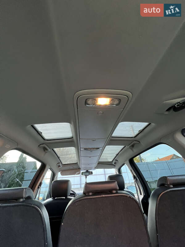 Мінівен Ford Galaxy 2010 в Сарнах